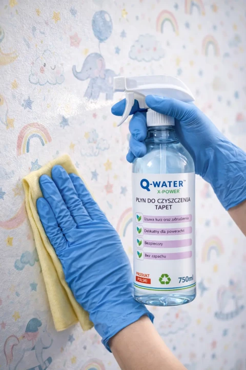 q-water-x-power-plyn-do-czyszczenia-tapet-750-ml.webp
