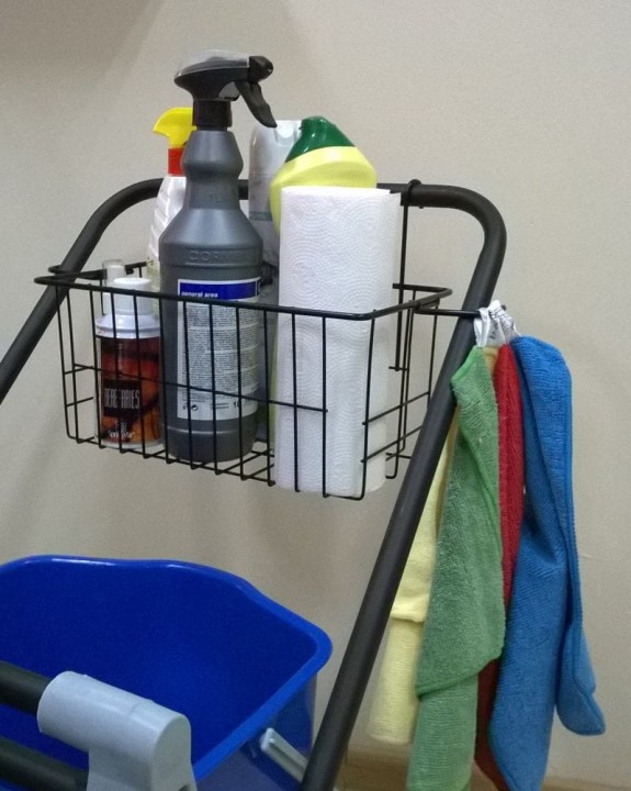 koszyk-do-wozka-do-sprzatania.jpg
